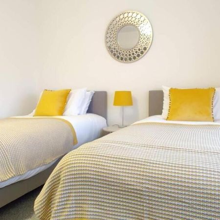 Triple Room With Private Bath Near Lfc Free Street Parking Ливърпул Екстериор снимка