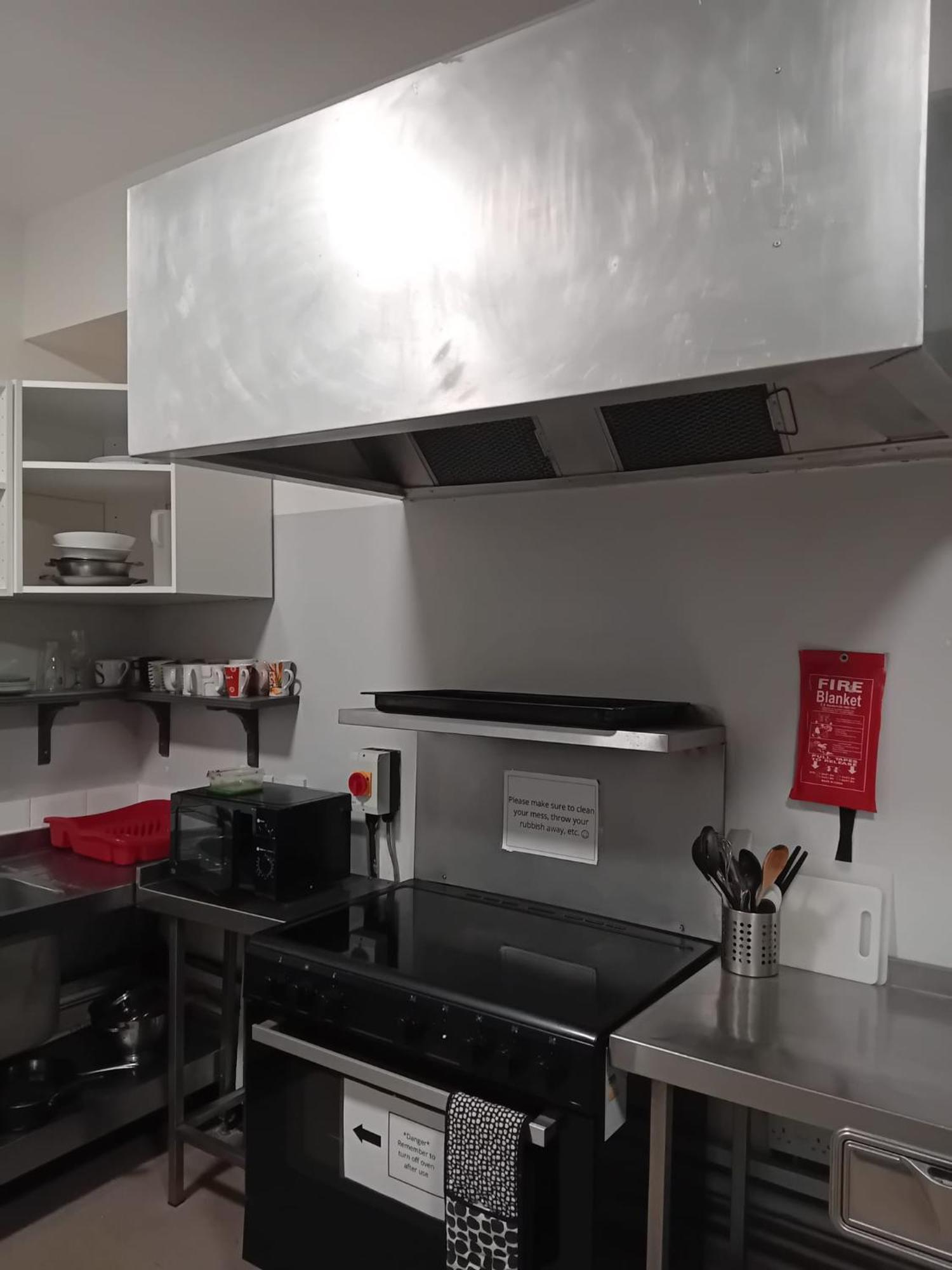 Triple Room With Private Bath Near Lfc Free Street Parking Ливърпул Екстериор снимка
