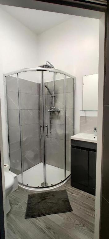Triple Room With Private Bath Near Lfc Free Street Parking Ливърпул Екстериор снимка