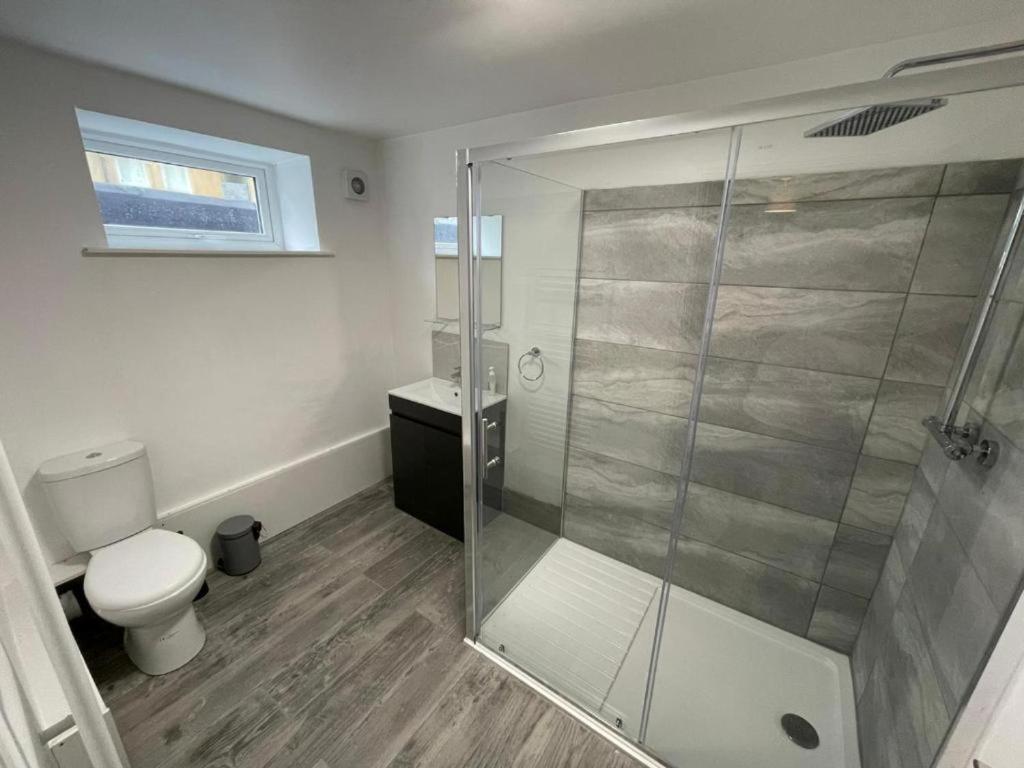 Triple Room With Private Bath Near Lfc Free Street Parking Ливърпул Екстериор снимка